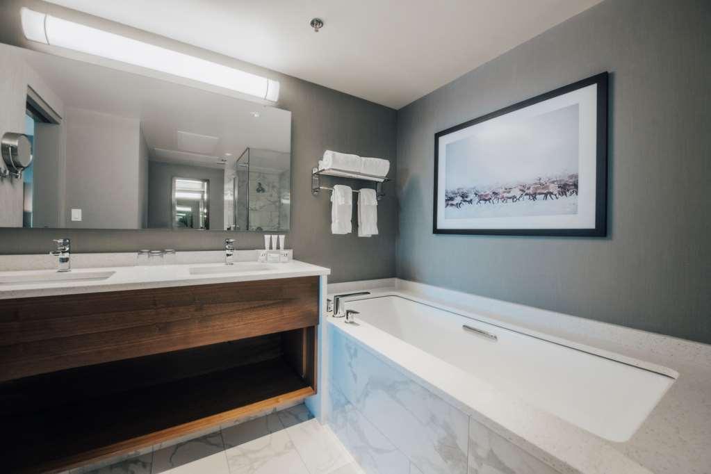 The Explorer Hotel Yellowknife Eksteriør billede
