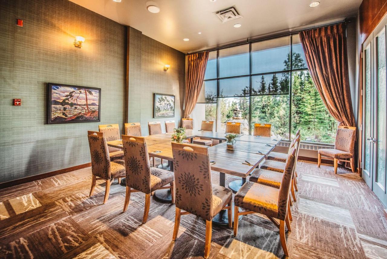 The Explorer Hotel Yellowknife Eksteriør billede