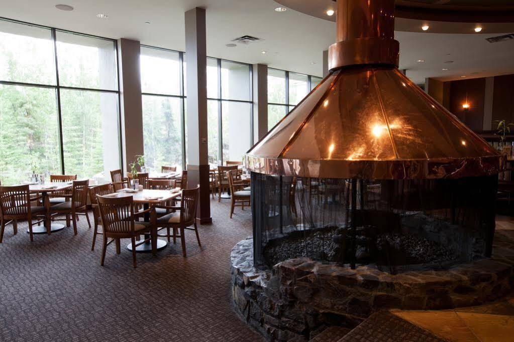 The Explorer Hotel Yellowknife Eksteriør billede
